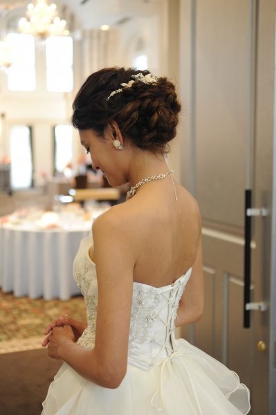 美花嫁になろう ヘアアレンジに困ったら 花嫁姿をより美しく印象深くするヘアアレンジ スタッフブログ 新潟県三条市の結婚式場 ピアザ デッレ グラツィエ 公式hp