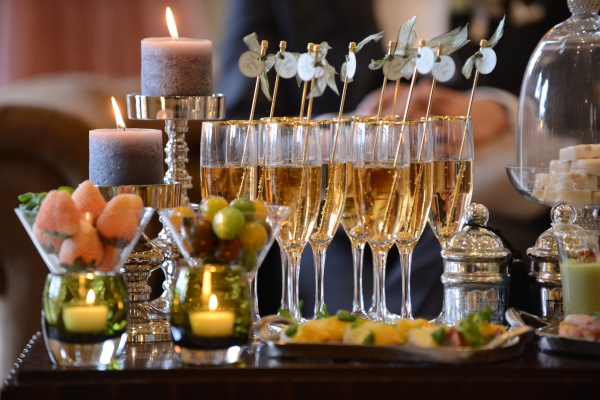 【結婚式の乾杯酒★星と幸福を抱くワイン】スパークリングワインの魅力と歴史！