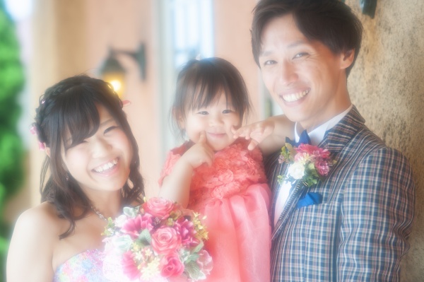 【パパママキッズ婚★結婚式の前撮りショット！Best3】思わず笑顔になる撮影の仕方♪