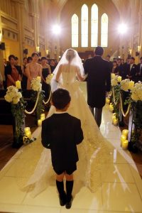 新潟県三条市　燕市　長岡市　結婚式場　グッズ　トレーンベアラ　ベールボーイ　チャペル　演出