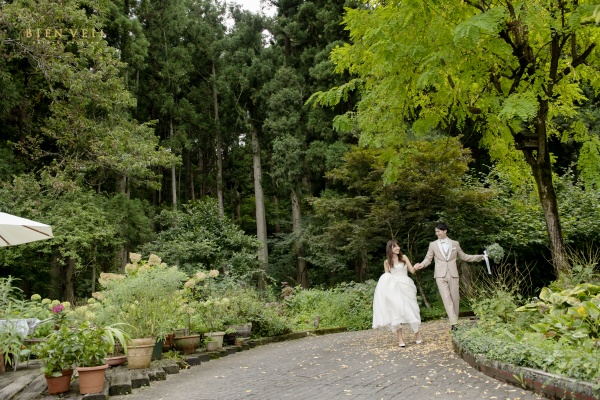 新潟県三条市　新潟市　長岡市　結婚式場　花嫁　前撮り　ロケーション　フォト　ウェディング　出張撮影　森　美術館