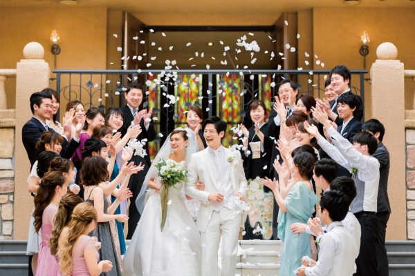 新潟県三条市　新潟市　長岡市　結婚式場　フラワーシャワー　フェザーシャワー　アフターセレモニー　リボンシャワー