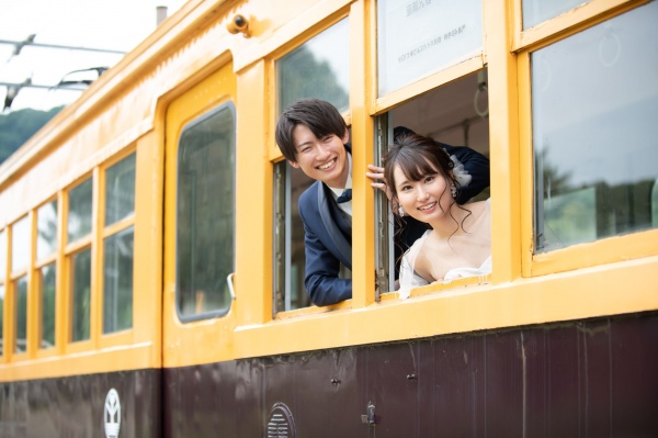 新潟県三条市　結婚式場　長岡市　新潟市　前撮り　フォトウェディング　出張　電車