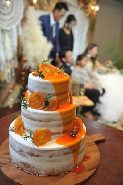 新潟県三条市　長岡市　新潟市　結婚式場　ウェディングケーキ　ファーストバイト　演出　知識　幸せの足跡　ケーキカット