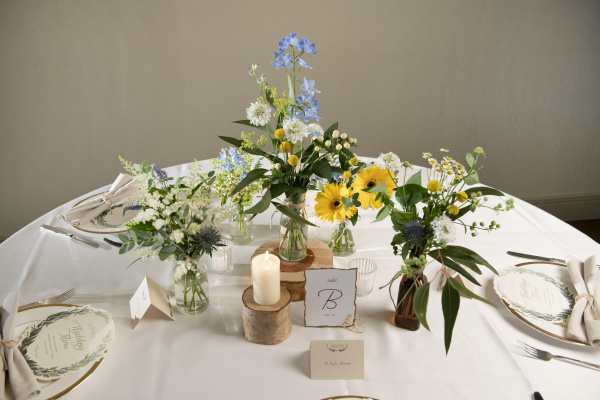 新潟県三条市　新潟市　長岡市　結婚式場　花嫁さま　　結婚式　テーブル装花　フラワーコーディネート