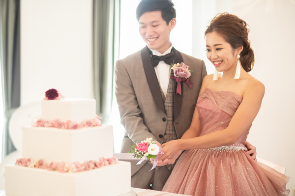 新潟県　三条市　燕市　長岡市　新潟市　結婚式　新郎　歩き方　エスコート