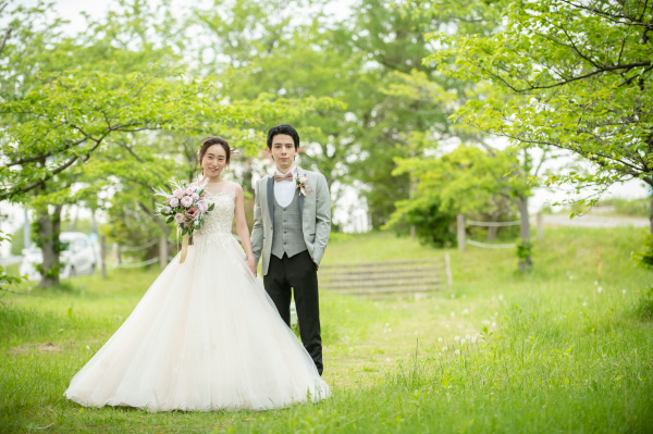 新潟県三条市　長岡市　新潟市　結婚式場　前撮影　ウェディングフォト　河川敷　加茂川　タキシード　ドレス　出張