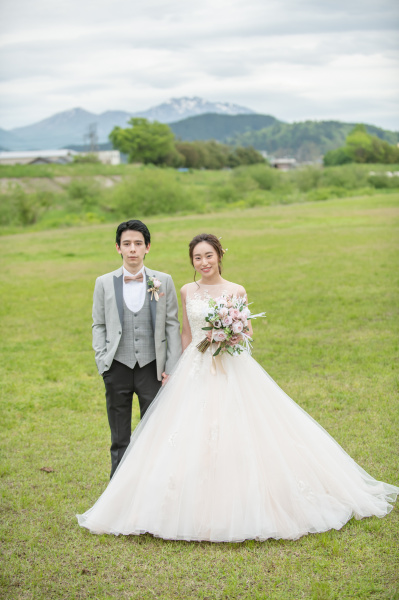 新潟県三条市　長岡市　新潟市　結婚式場　前撮影　ウェディングフォト　河川敷　加茂川　タキシード　ドレス　出張