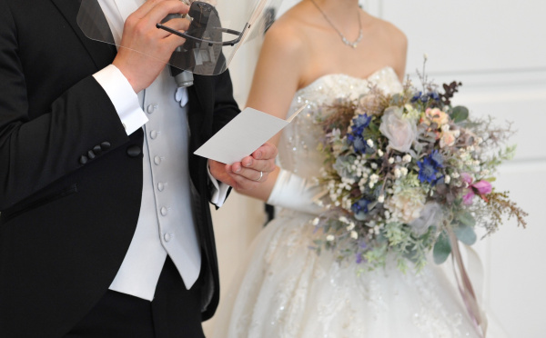 結婚式の締めくくり！【新郎謝辞をカッコよくきめましょう】ほんの少しの意識でビシッときまります!