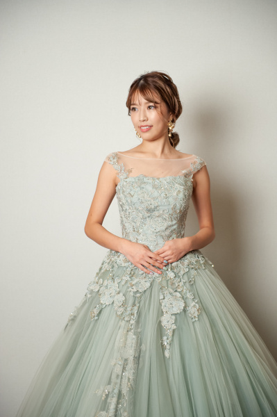 新潟県三条市　長岡市　新潟市　結婚式場 ピアザデッレグラツィエ 　インスタライブ　ウェディングドレス　カラードレス　インスタ　前撮り　撮影