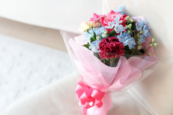 新潟　三条市　結婚式場　ピアザデッレグラツィエ　テイクアウト　料理　花束　アレンジメントフラワー　記念日　いい夫婦の日