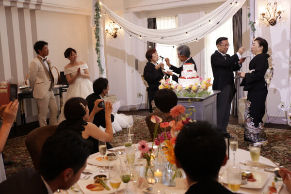 新潟県三条市　長岡市　　新潟市　結婚式場　ウェディングパーティー　ウェディングドレス　カラードレス　モルック