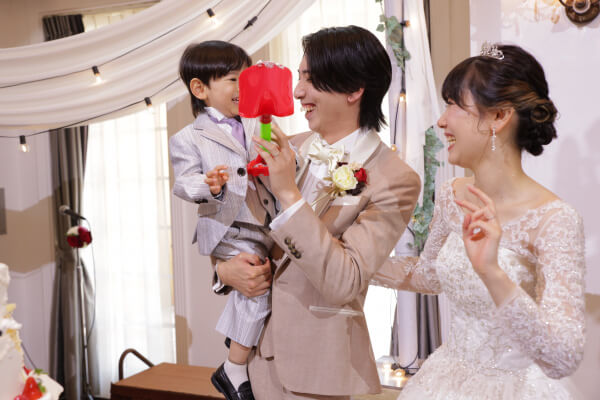 新潟県三条市　長岡市　新潟市　結婚式場　パパママキッズ婚　前撮り　フォト撮影　前撮影　ウェディングパーティー　 ウェディングドレス　チャペル挙式　カラードレス