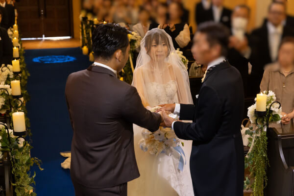 新潟県三条市　長岡市　新潟市　結婚式場　　ウェディングドレス　チャペル内人前式 感動　家族　親子
