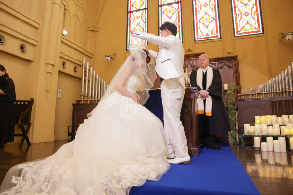新潟県　三条市　見附市　長岡市　結婚式場　チャペル　ウエディングドレス　ベールアップ