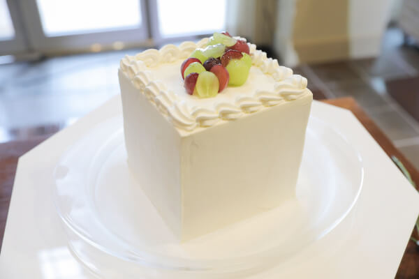 新潟県三条市　長岡市　新潟市　結婚式場　ウェディングパーティー　ウェディングドレス　 前撮り　カラードレス　ウェディングケーキ