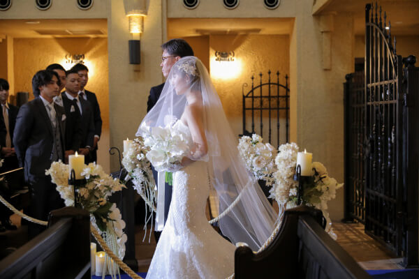 新潟県三条市　長岡市　新潟市　結婚式場　チャペル内人前式　ウェディングドレス