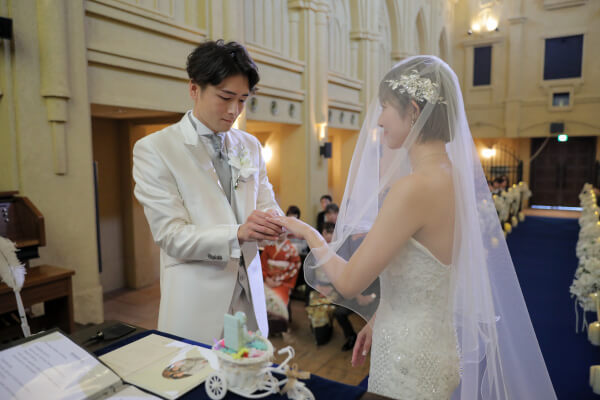 新潟県三条市　長岡市　新潟市　結婚式場　チャペル内人前式　ウェディングドレス
