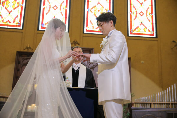 新潟県三条市　長岡市　新潟市　結婚式場　チャペル内人前式　ウェディングドレス