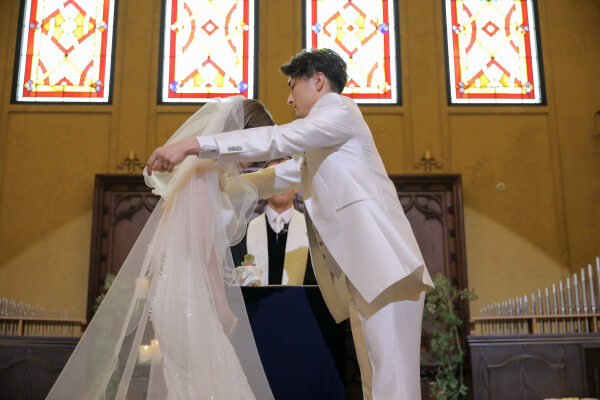 新潟県三条市　長岡市　新潟市　結婚式場　チャペル内人前式　ウェディングドレス