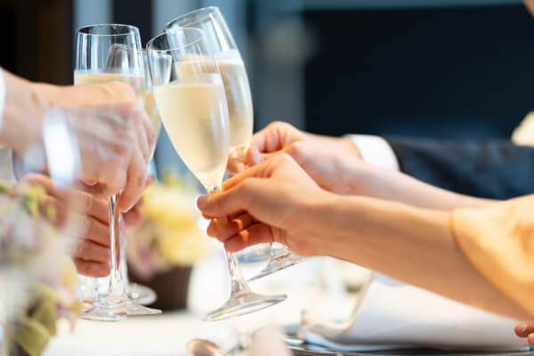新潟県三条市　長岡市　見附市　結婚式場　ピアザデッレグラツィエ　乾杯酒　幸せ　スパークリングワイン　由来