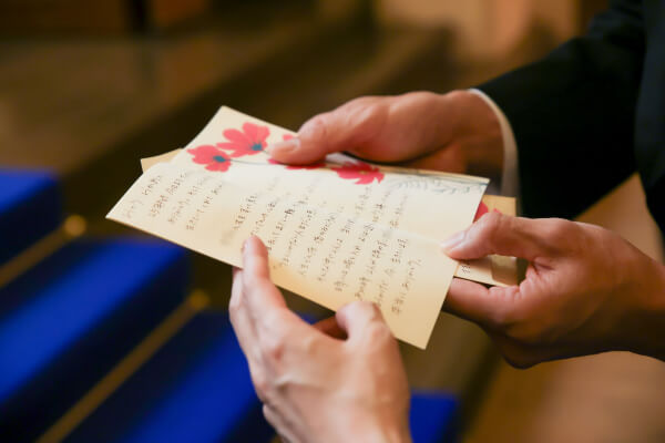 新潟県三条市　長岡市　新潟市　結婚式場　チャペル内人前式　ウェディングドレス　ファーストミート