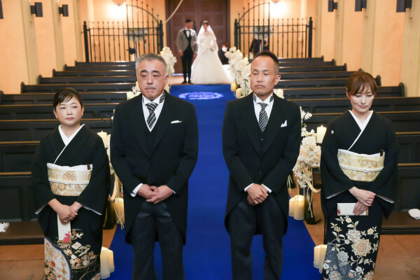 新潟県三条市　長岡市　新潟市　結婚式場　チャペル内人前式　ウェディングドレス　ファーストミート