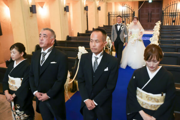 新潟県三条市　長岡市　新潟市　結婚式場　チャペル内人前式　ウェディングドレス　ファーストミート