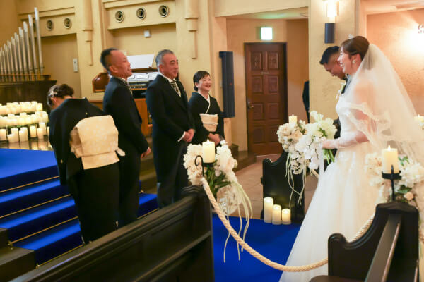 新潟県三条市　長岡市　新潟市　結婚式場　チャペル内人前式　ウェディングドレス　ファーストミート