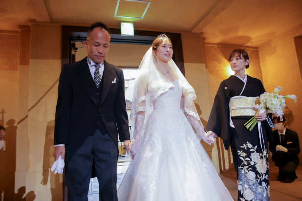 新潟県三条市　長岡市　新潟市　結婚式場　チャペル内人前式　ウェディングドレス　