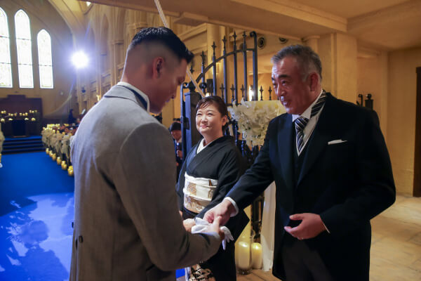 新潟県三条市　長岡市　新潟市　結婚式場　チャペル内人前式　ウェディングドレス　