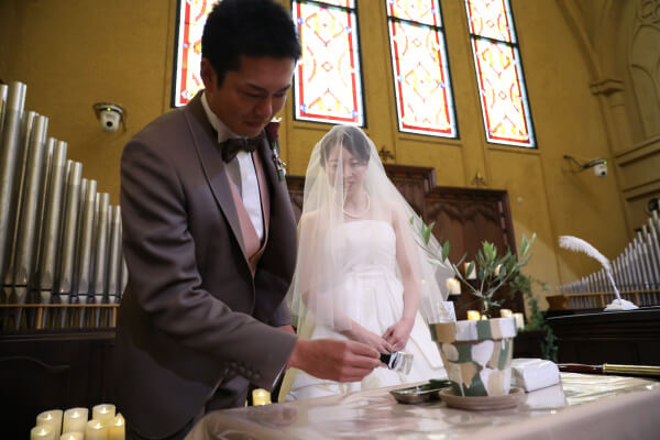 新潟県三条市　長岡市　新潟市　結婚式場　チャペル内人前式　ウェディングドレス　