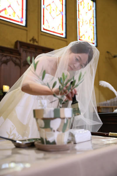 新潟県三条市　長岡市　新潟市　結婚式場　チャペル内人前式　ウェディングドレス　