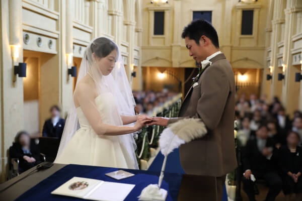 新潟県三条市　長岡市　新潟市　結婚式場　チャペル内人前式　ウェディングドレス　