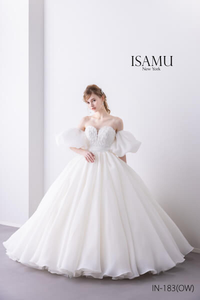 新潟県三条市　結婚式場　見附市　長岡市　ウェディングドレス　カラードレス　運命の1着　ドレス迷子　試着