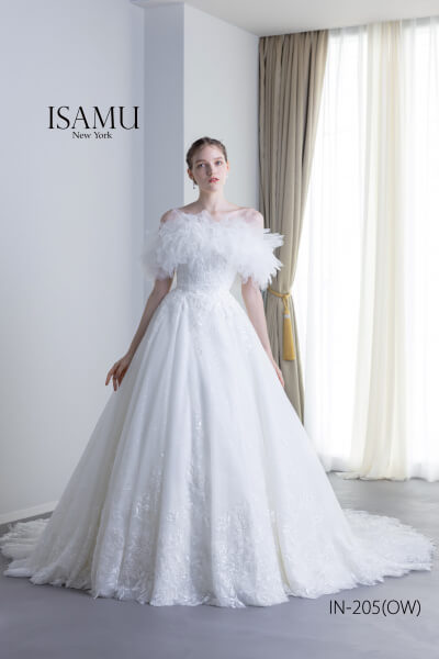 新潟県三条市　結婚式場　見附市　長岡市　ウェディングドレス　カラードレス　運命の1着　ドレス迷子　試着