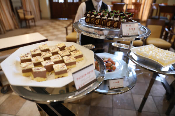 新潟県三条市　長岡市　新潟市　結婚式場　ウェディングドレス ウェディングパーティー　カラードレス　デザートビュッフェ