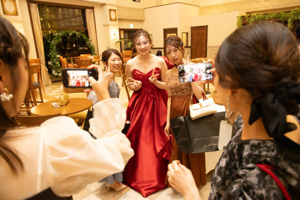 新潟県三条市　長岡市　新潟市　結婚式場　ウェディングドレス  ウェディングパーティー　カラードレス