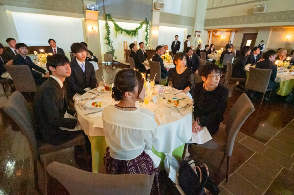 新潟県三条市　長岡市　新潟市　結婚式場　ウェディングドレス 　カラードレス　披露宴　笑顔　感動　ゲスト