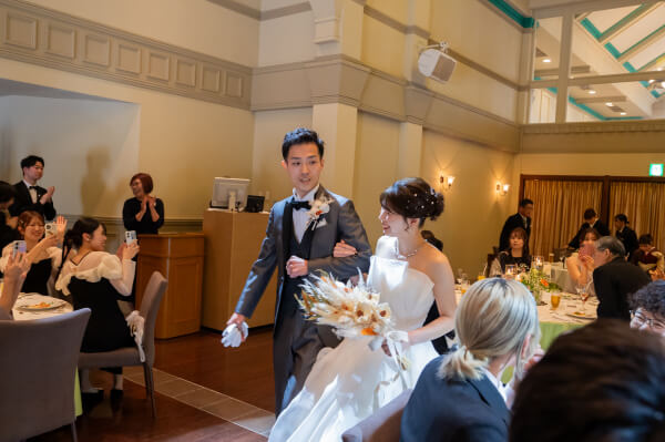 新潟県三条市　長岡市　新潟市　結婚式場　ウェディングドレス 　カラードレス　披露宴　笑顔　感動　ゲスト