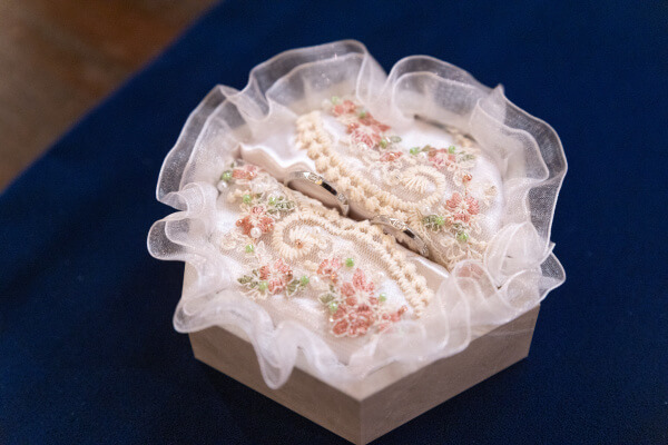 新潟県三条市　長岡市　新潟市　結婚式場　ウェディングドレス 　カラードレス　挙式　リングピロー　指輪