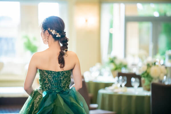 新潟県三条市　長岡市　新潟市　結婚式場　ウェディングドレス 　カラードレス　披露宴　花嫁ヘア　ヘアスタイル　洋装