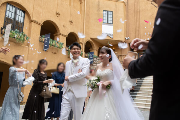 新潟県三条市　長岡市　新潟市　結婚式場　ウェディングドレス 　ウェディングパーティー　カラードレス 前撮り　ロケフォト